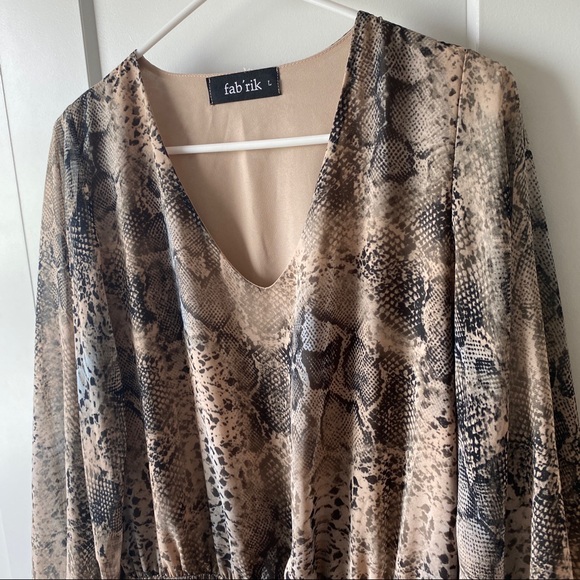 fab’rik Taupe Snakeskin Print Mini Dress Size L - Picture 4 of 4